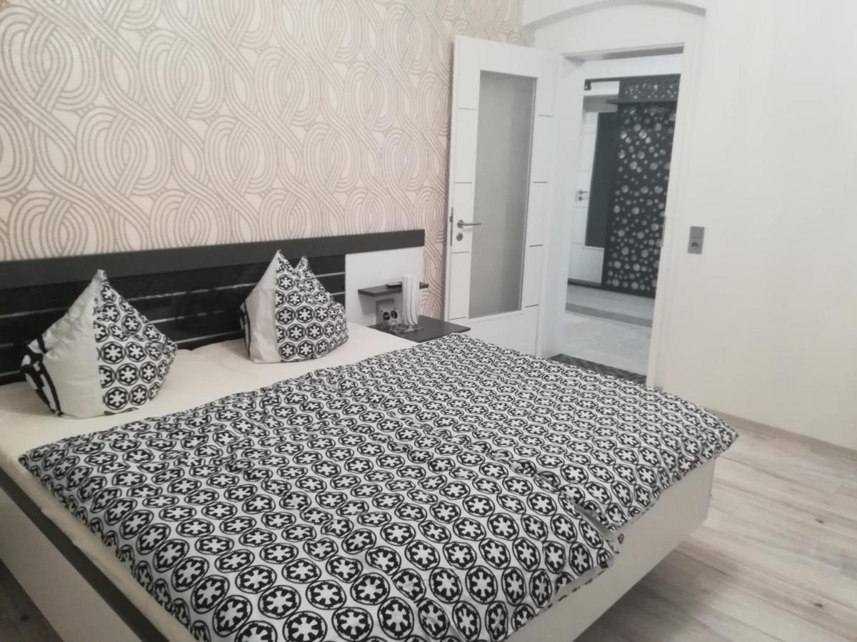 Hochwertige Ferienwohnung/Zentrumsnahe Lage! Reichenbach im Vogtland Esterno foto